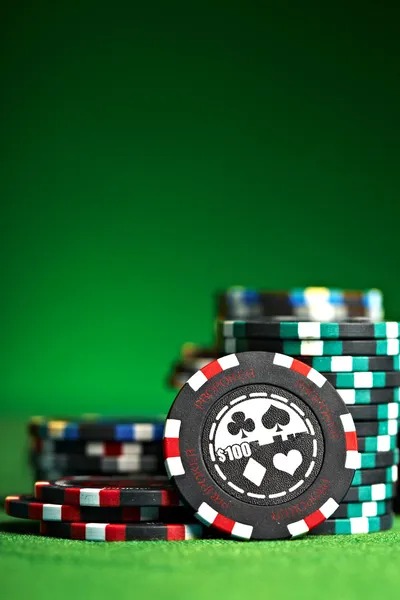 Live dealer table on oppatoto slot mobile app